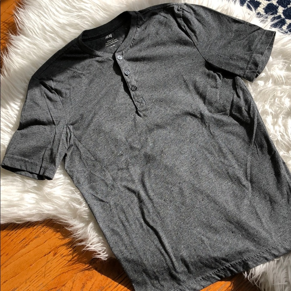 H&M men’s Henley t-shirt